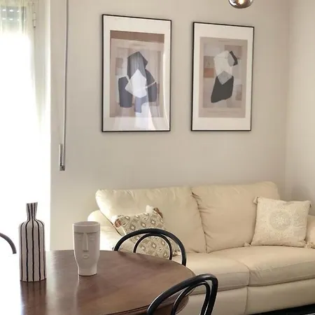 Al 10 Apartment